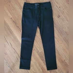 Black skinny jean pant